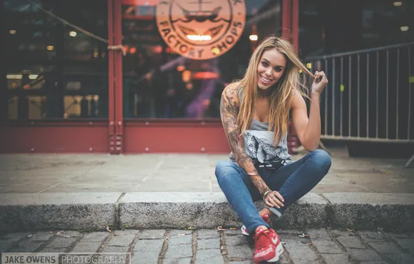 Picture girl, smile, street, jeans, Mike, border, girl, tattoo