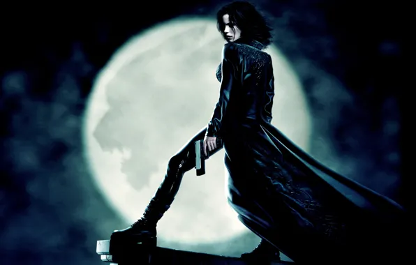 Gun, the moon, silhouette, fantasy, Kate Beckinsale, vampire, Another world, Underworld