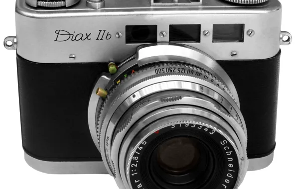 Picture the camera, white background, interchangeable lens, film, Schneider Kreuznach Xenar, Diax IIb, Voss-Diax, rangefinder