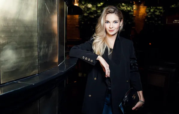 Pose, model, actress, singer, TV presenter, hair, Natalia Bardo, Natalia Bardo