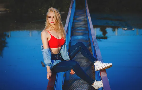 Women, blonde, belly, sitting, necklace, shirt, portrait, pants