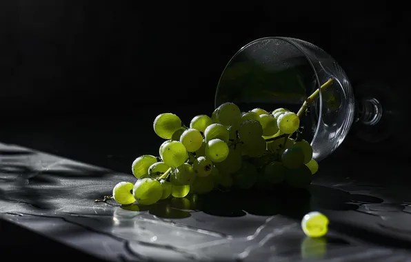 Glass, light, green, table, glass, grapes, shadows, black background