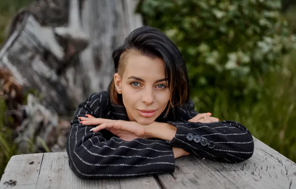 Look, Board, hairstyle, manicure, look, manicure, old tree, green foliage