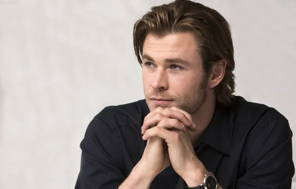 Look, hands, male, Chris Hemsworth