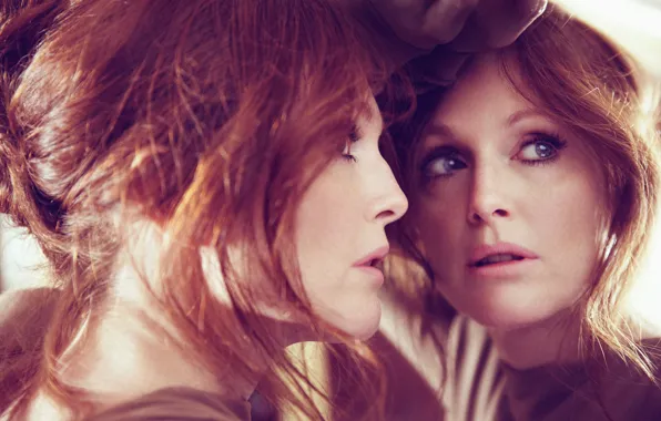 Picture reflection, actress, mirror, red, Julianne Moore, Julianne Moore