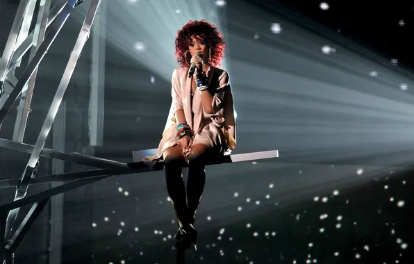 Picture height, Rihanna, Riana, sitting, sings, speech