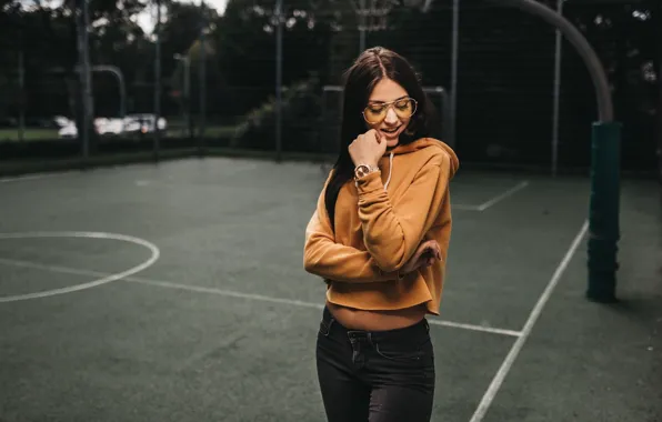 Picture pose, basket, model, jeans, makeup, figure, brunette, glasses