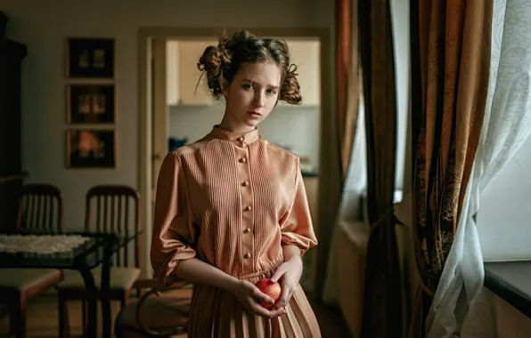 Picture George Chernyadev, Pauline Paravska, A girl with an Apple