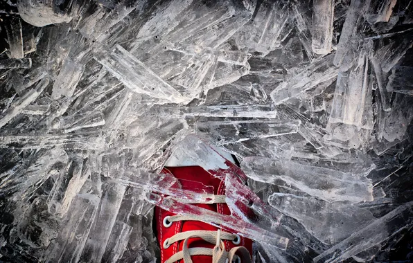 Picture cold, ice, red, sneakers