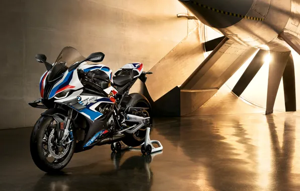 Akrapovic Full Moon Concept Motorcycle