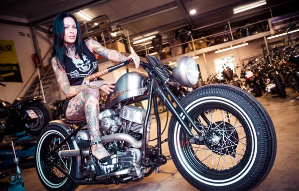 Picture girl, motorcycle, Femke Fatale