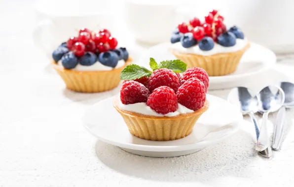 Picture berries, raspberry, cakes, blueberries, tartlets