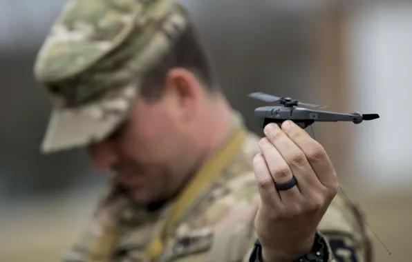 Soldiers, USA, US Army, Soldier, US army, Black Hornet Nano, Sergeant, Sergeant Justin L. Bertonniere