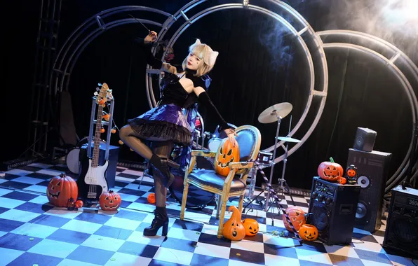 Guitar, ring, chair, dress, speakers, blonde, outfit, pumpkin