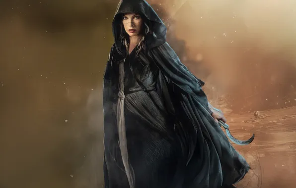 Look, figure, cloak, hammer, Milla Jovovich, Milla Jovovich, In the Lost Lands, In the Lost …