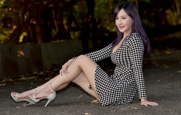 Smile, Asian, smile, asian, short dress, slender legs, short dress, slim legs