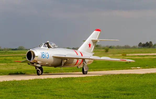 Picture Fighter, Lantern, Pilot, THE SOVIET AIR FORCE, OKB Mikoyan and Gurevich, The MiG-17