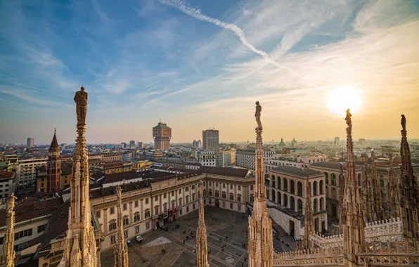 Picture building, Italy, Milan, sculpture