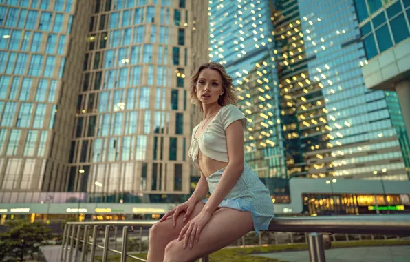 Picture look, girl, the city, pose, building, Sergei Novozhilov