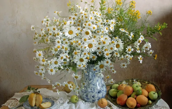 Picture summer, chamomile, bouquet, fruit, apricots