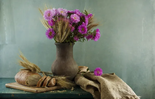 Spikelets, bread, asters