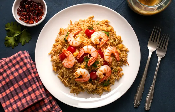 Table, food, plate, figure, tomatoes, parsley, fork, shrimp