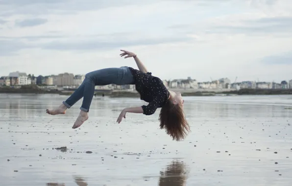 Picture beach, girl, the city, levitation
