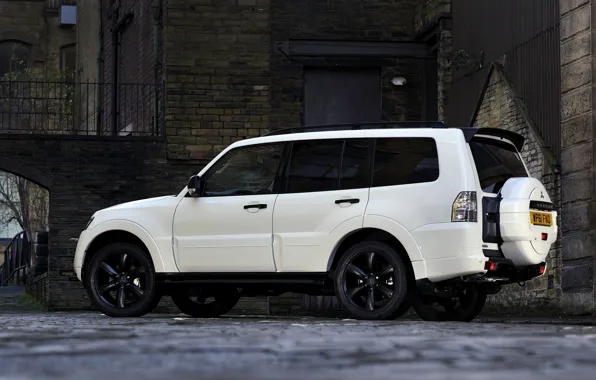 pajero sport white wallpaper