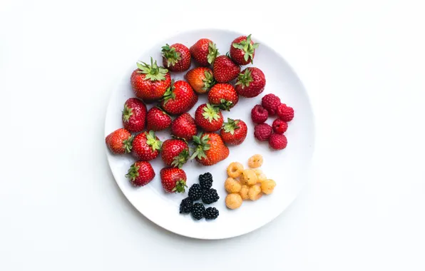 Picture berries, raspberry, strawberry, plate, white background, BlackBerry