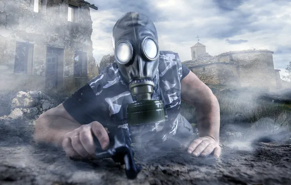 Picture weapons, people, gas mask