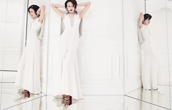 Pose, reflection, model, makeup, figure, dress, actress, brunette