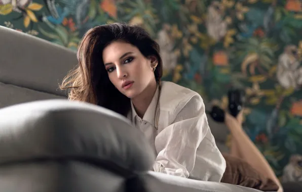 Wallpaper Clear, look, sofa, face, model