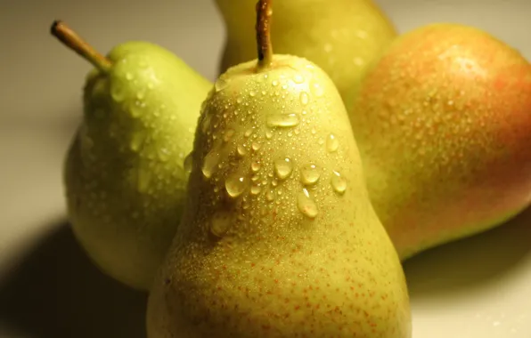 Picture drops, macro, pear
