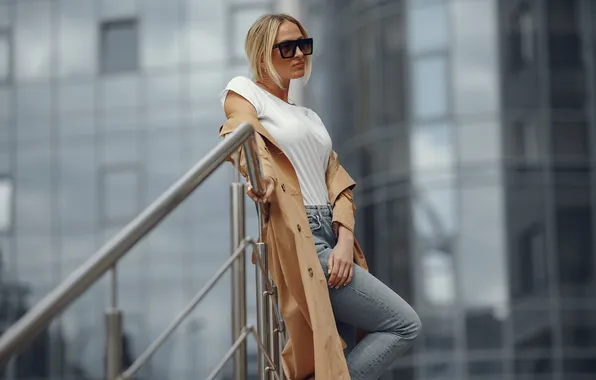Picture girl, model, pretty, jeans, blonde, sunglasses, tank top