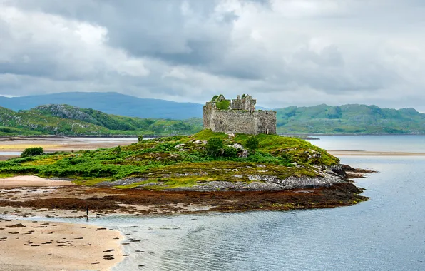The sky, clouds, lake, castle, island