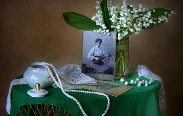 Picture retro, photo, bouquet, texture, necklace, still life, lilies of the valley, vintage