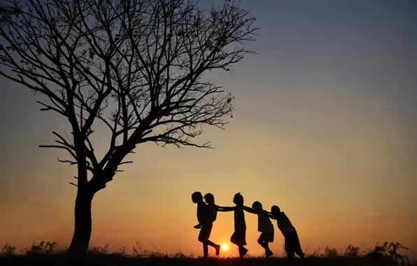 Picture the sun, sunset, children, friends, silhouettes