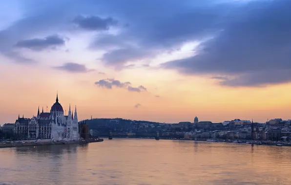 Picture river, Cathedral, promenade