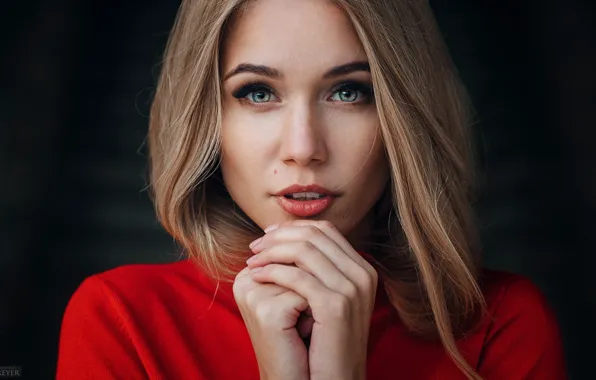 Picture look, face, background, portrait, hands, makeup, hairstyle, blonde