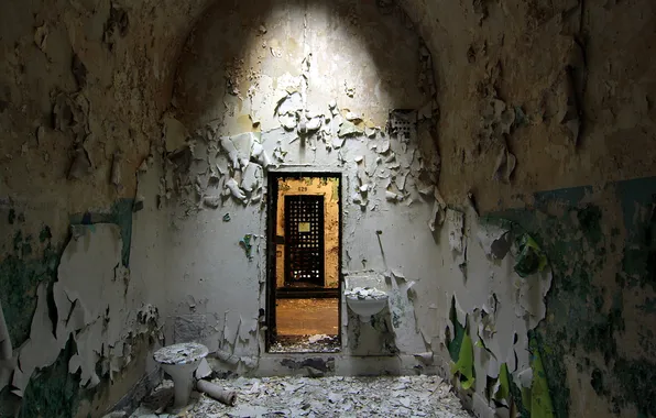 Interior, camera, prison