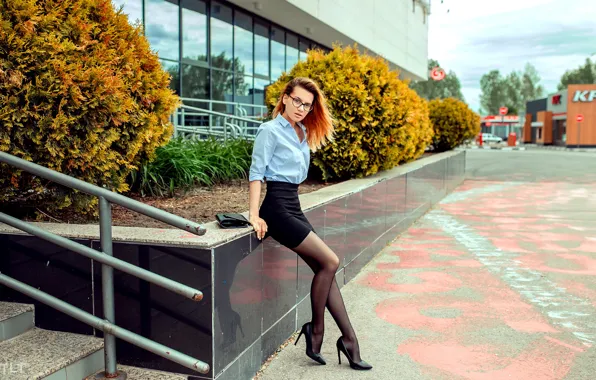 Look, sexy, pose, model, the building, skirt, portrait, makeup