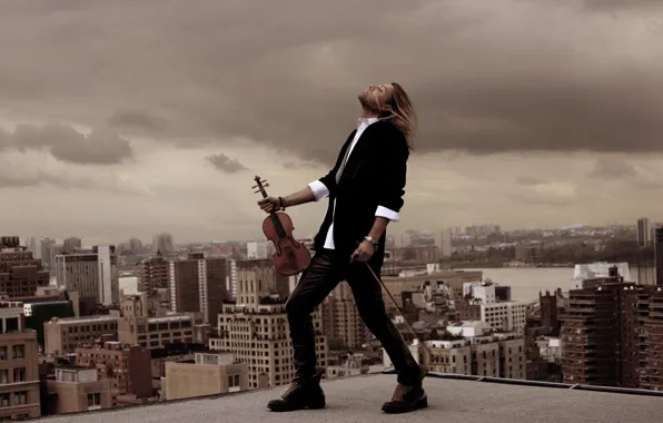 Roof, the wind, violin, hair, building, costume, musician, violinist