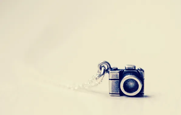 Metal, the camera, pendant, chain, camera