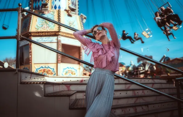 Picture pose, style, model, skirt, glasses, attraction, blouse, carousel
