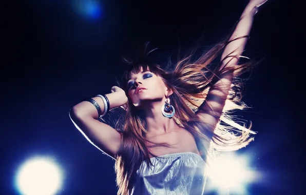 Mood, Girl, the dance floor, stroboscopy