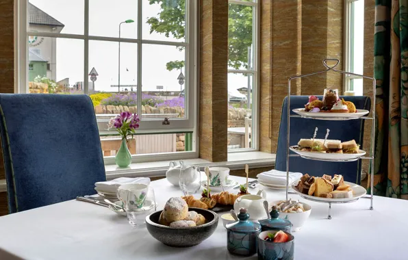 Tea, cakes, tradition, buns, afternoon tea, croissants, afternoon tea