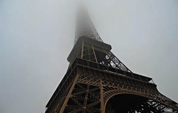 Picture fog, Paris, Eiffel Tower