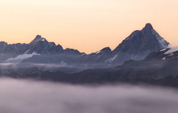 Picture mountain, fog, covered, range