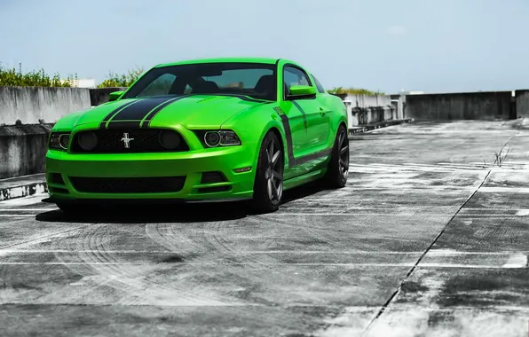 Picture the sky, grass, strip, green, mustang, Mustang, green, ford