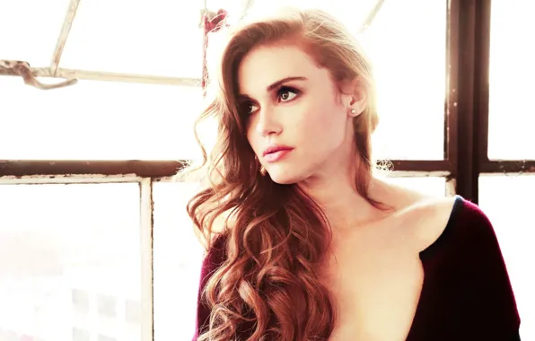 Look, actress, Holland Roden